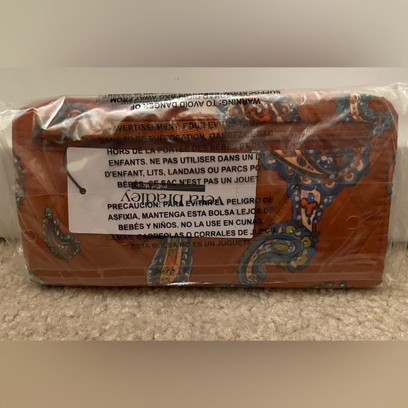 Vera Bradley Outlet Essential Wallet. “Manor Paisley”NWT - Picture 4 of 4